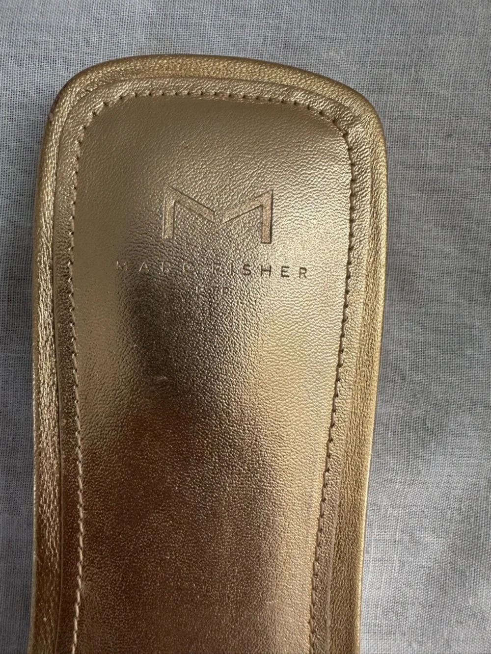 Marc Fisher LTD Gold Strappy Flat Sandals Square Toe Crossover Straps – Size 11 - Picture 4 of 8